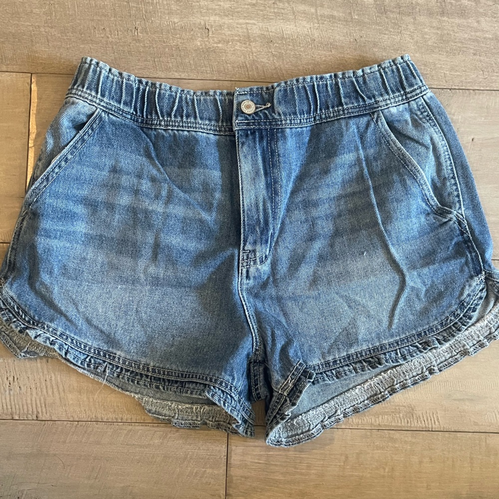 NWOT KanCan Blue Jean Shorts with Distressed Raw Hem